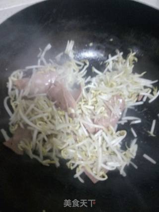 培根炒豆芽的做法步骤：6