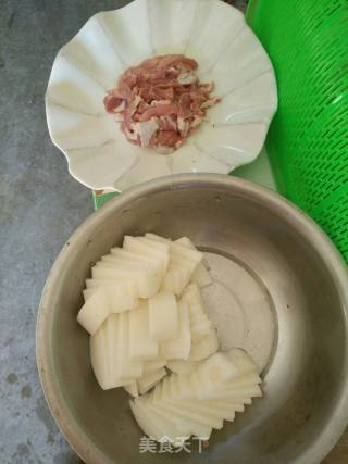 肉丝炒山药的做法步骤：1