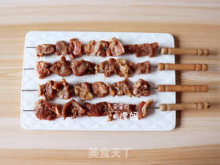 自制烤羊肉串的做法步骤：2