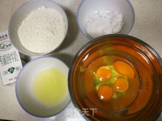 戚风蛋糕的做法步骤：1