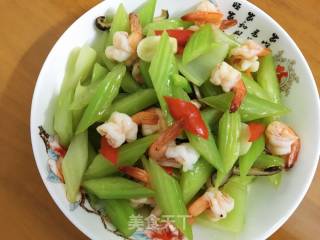 西芹炒虾球的做法步骤：13