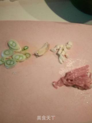 醋溜豆芽的做法步骤：2