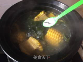 海带玉米筒骨汤的做法步骤：8