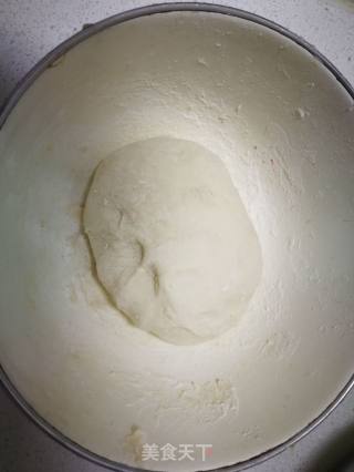 咸鸭蛋手撕千层饼的做法步骤：2
