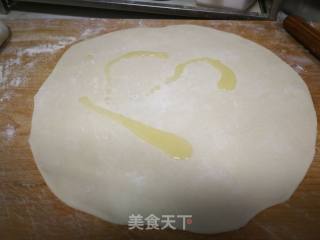 咸鸭蛋手撕千层饼的做法步骤：4