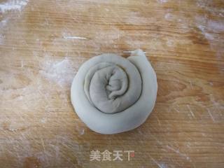 咸鸭蛋手撕千层饼的做法步骤：6