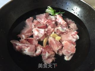 营养脊骨汤的做法步骤：5