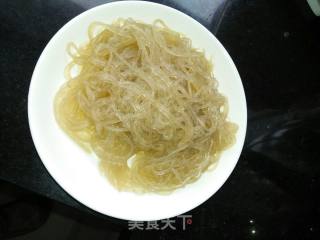香菇炒粉条的做法步骤：2