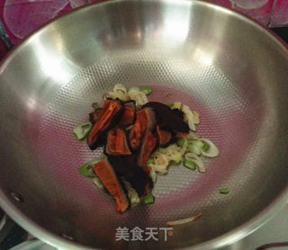 葱爆红极参的做法步骤：7