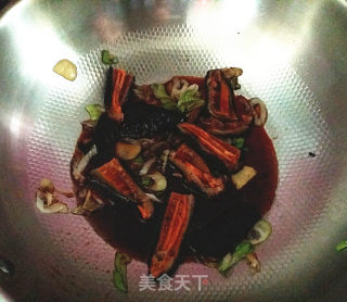 葱爆红极参的做法步骤：8