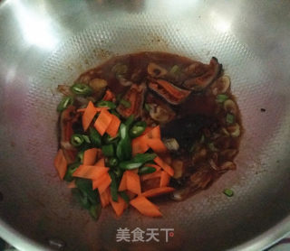 葱爆红极参的做法步骤：9