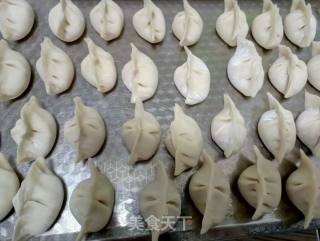 御寒美食－猪肉酸菜水饺的做法步骤：9
