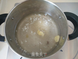 红极参鲜虾面的做法步骤：4