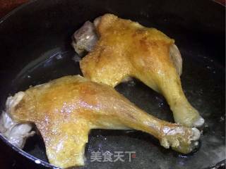 香酥咸鸭腿的做法步骤：5