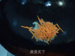 青菜鸡蛋肉丝炒面的做法步骤：11