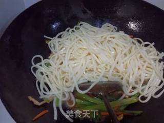 青菜鸡蛋肉丝炒面的做法步骤：15