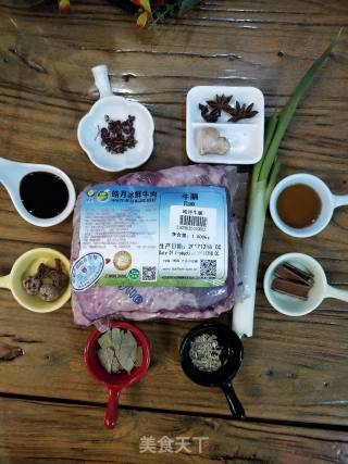 红烧牛腩的做法步骤：1