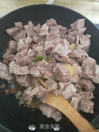 红烧牛腩的做法步骤：10