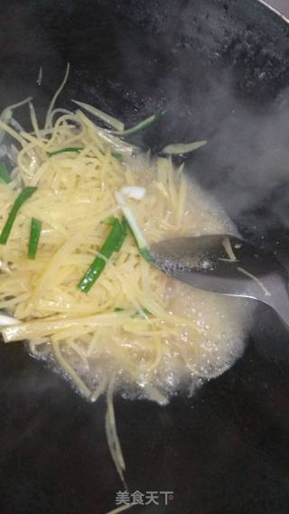 醋溜土豆丝的做法步骤：3