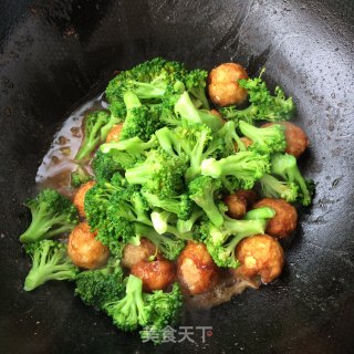 茄汁鹌鹑蛋烧西兰花的做法步骤：7