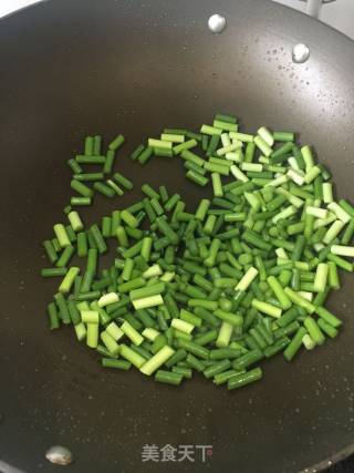 甜面酱豌豆蒜苔肉丁的做法步骤：6
