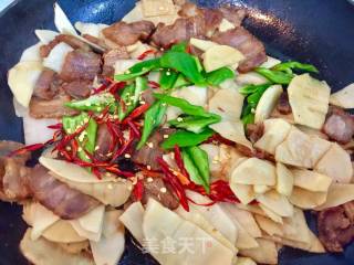 腊肉炒冬笋的做法步骤：12