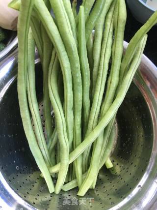 番茄豆角的做法步骤：1