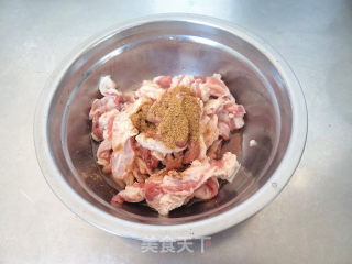 孜然羊肉的做法步骤：2