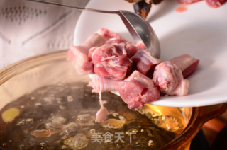 【小森妈妈菜谱】灵芝虫草花炖水鸭的做法步骤：2