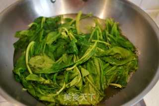 麻将菠菜拌鸡蛋的做法步骤：2