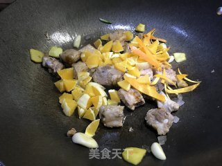 橙香排骨的做法步骤：5