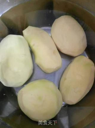 滑子蘑炒土豆片的做法步骤：1