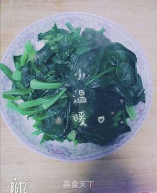 菠菜鱼丸的做法步骤：1