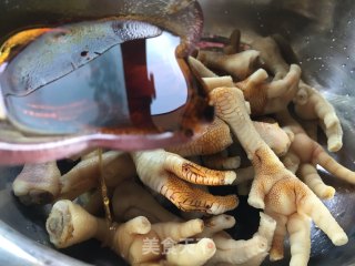 花椒油烧鸡爪的做法步骤：4