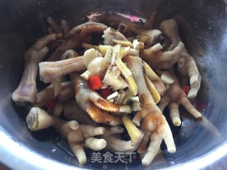 花椒油烧鸡爪的做法步骤：6