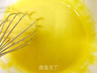 红色旋风蛋糕卷的做法步骤：4