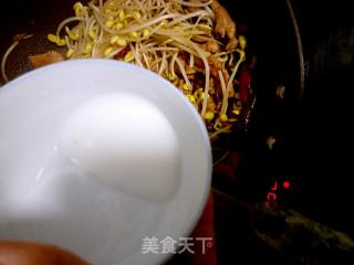 黄豆芽炒肉片的做法步骤：4