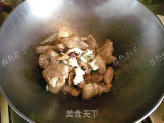 猴头红焖肉的做法步骤：6