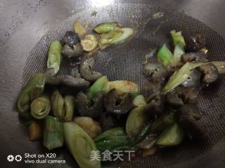 葱爆海参的做法步骤：5
