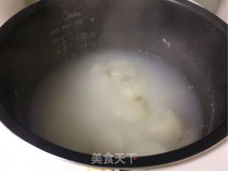 石锅咸粥的做法步骤：2