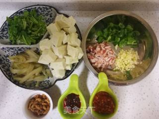 酸辣臭豆腐的做法步骤：1