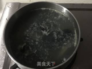 人参乌鸡汤的做法步骤：2