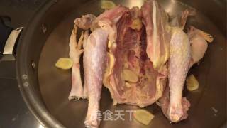 虾油鸡的做法步骤：1