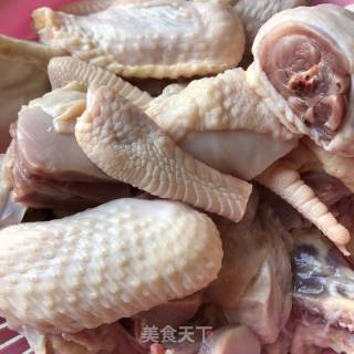啤酒魔芋豆腐炖鸡的做法步骤：1