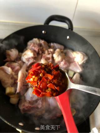 啤酒魔芋豆腐炖鸡的做法步骤：4
