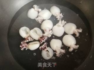 酱炒墨鱼仔的做法步骤：4