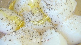 嫩煎栗米帆立贝的做法步骤：1
