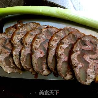 卤牛肉汉堡的做法步骤：2