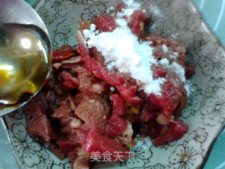 #御寒美食#牛肉炒方便面的做法步骤：6