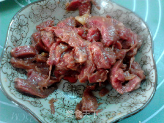#御寒美食#牛肉炒方便面的做法步骤：7